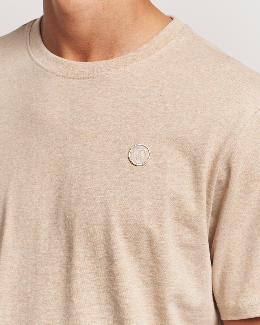 Men | T-Shirts | KnowledgeCotton Apparel | Loake Badge T-Shirt Safari Melange