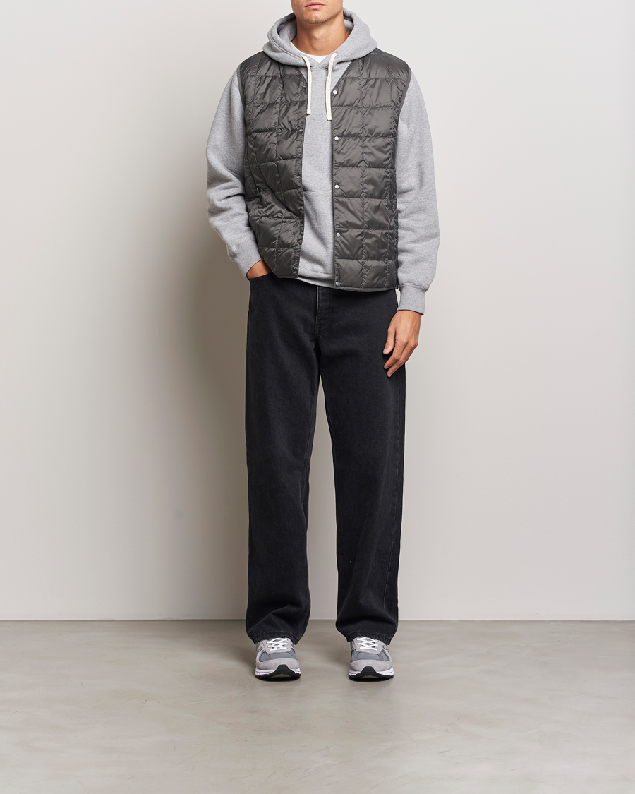 Men | Coats & Jackets | TAION | V-Neck Lightweight Down Vest Dark Grey
