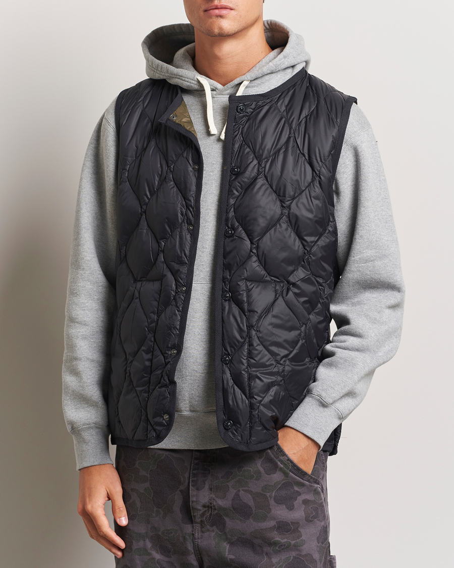 Men | Coats & Jackets | TAION | Military Crew Neck Down Vest Black