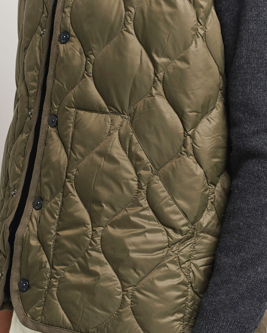 Men | Coats & Jackets | TAION | Military Crew Neck Down Vest Dark Olive