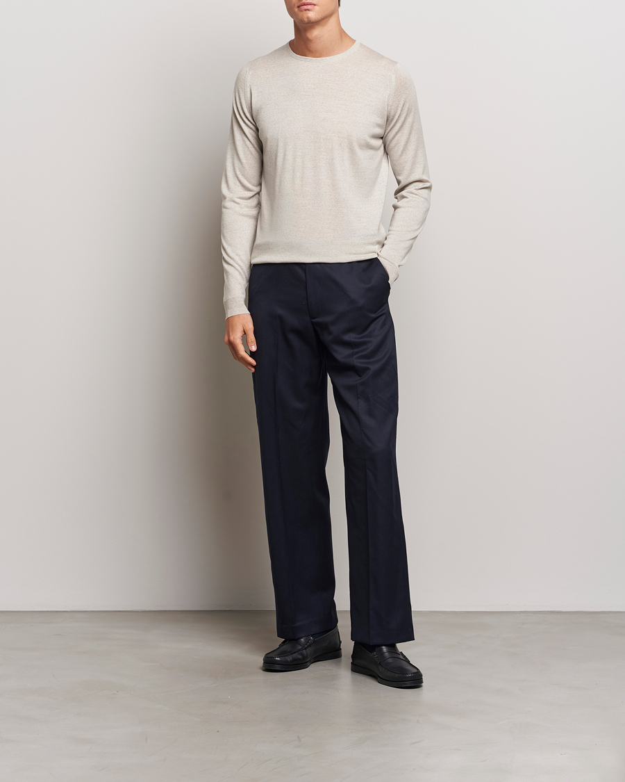 Men | Sweaters & Knitwear | John Smedley | Lundy Extra Fine Merino Crew Neck Grey Fleece