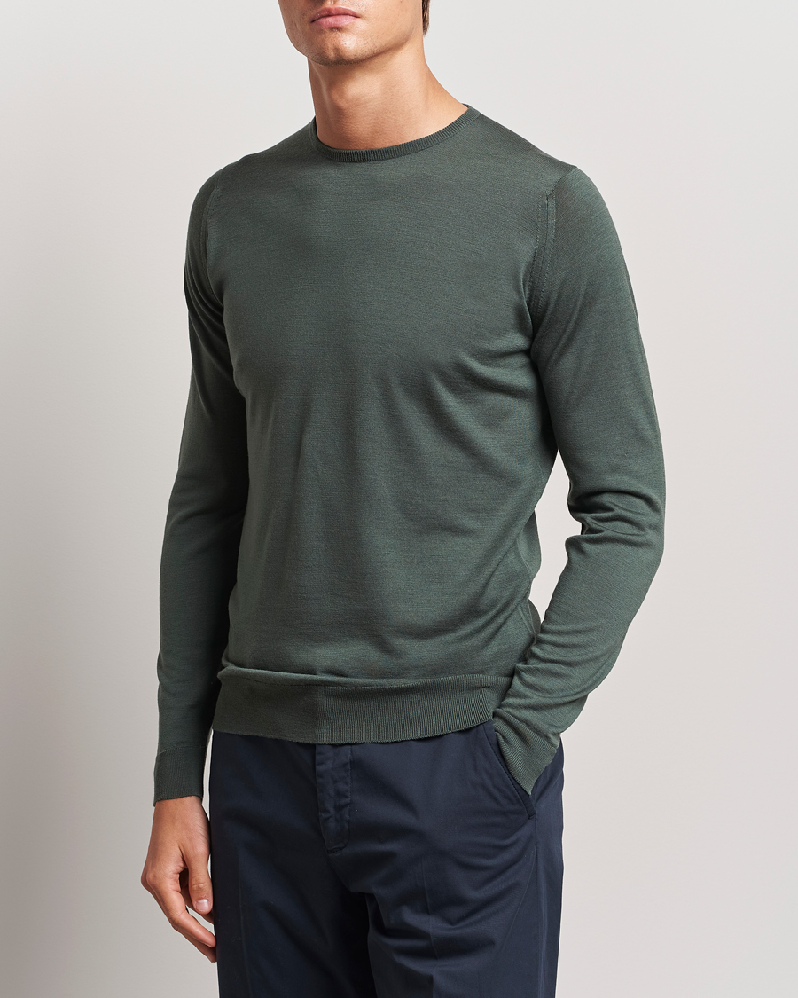 Men | Sweaters & Knitwear | John Smedley | Lundy Extra Fine Merino Crew Neck Highland Green