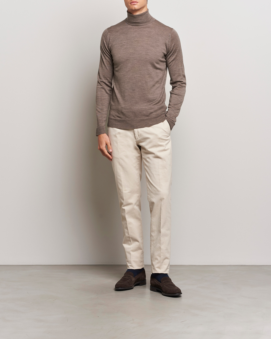 Men | Sweaters & Knitwear | John Smedley | Cherwell Extra Fine Merino Rollneck Mushroom Brown