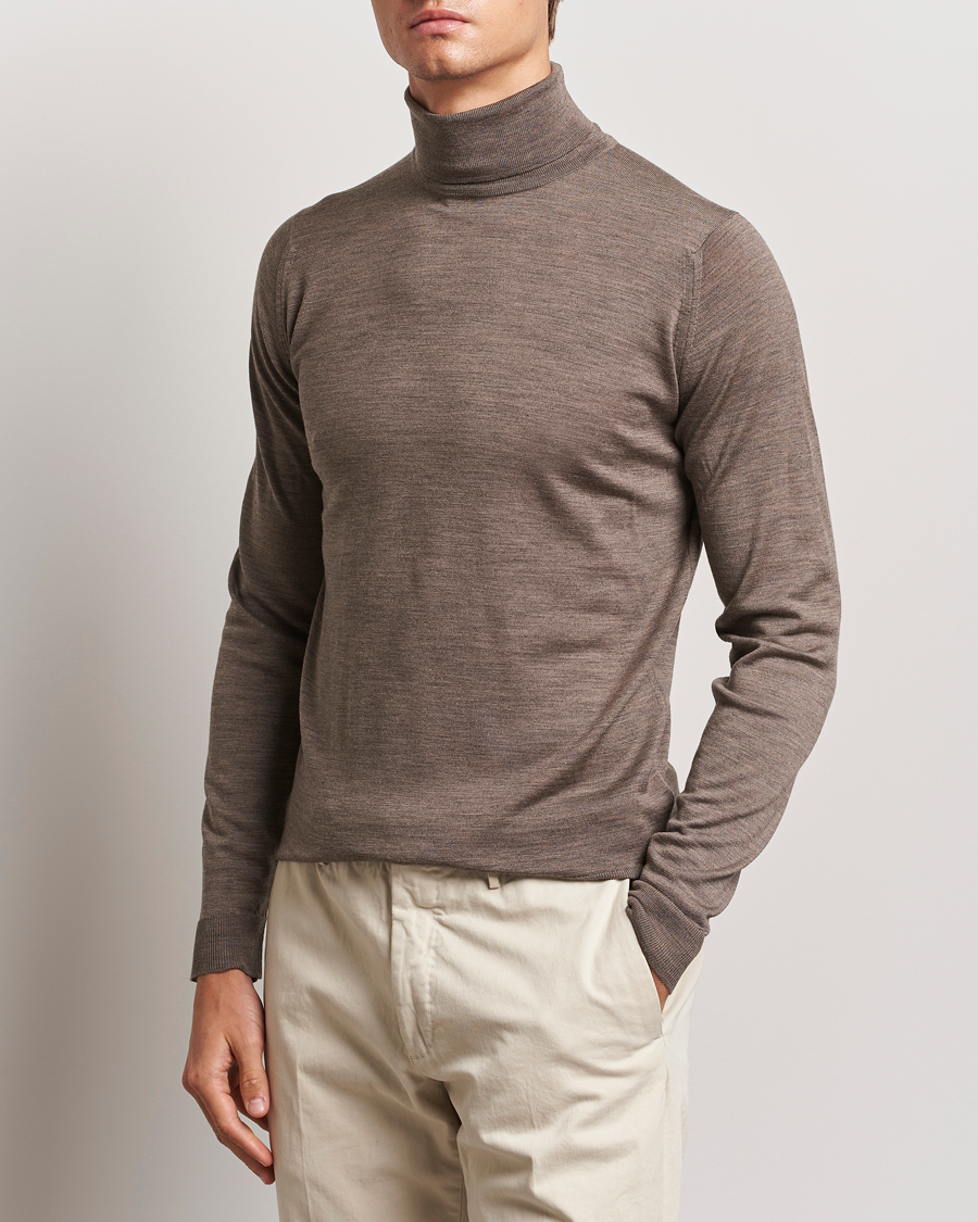Men | Sweaters & Knitwear | John Smedley | Cherwell Extra Fine Merino Rollneck Mushroom Brown