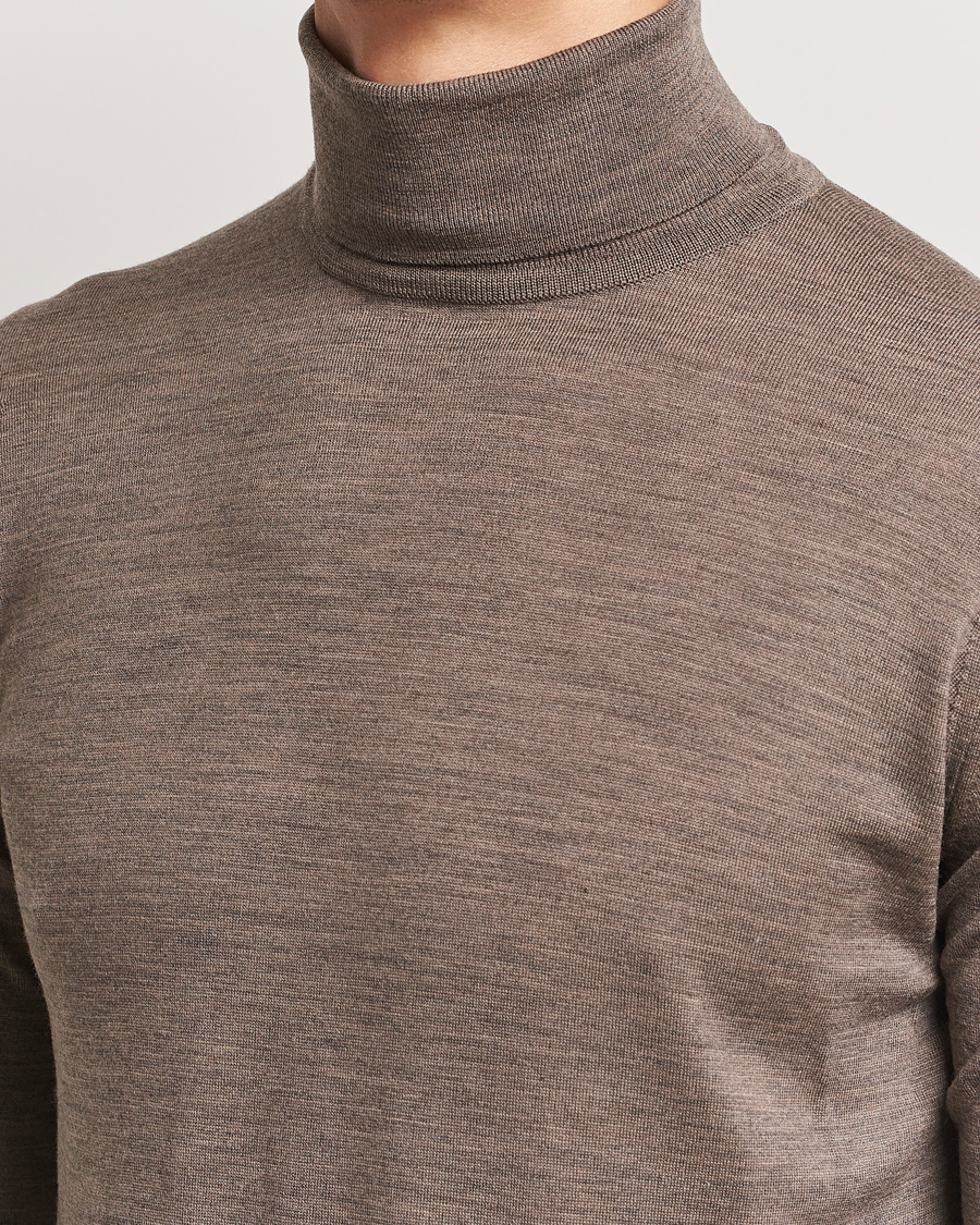 Men | Sweaters & Knitwear | John Smedley | Cherwell Extra Fine Merino Rollneck Mushroom Brown