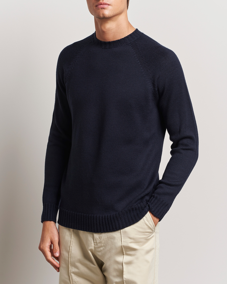 Men | Sweaters & Knitwear | John Smedley | Denver Extra Fine Merino Crew Neck Midnight