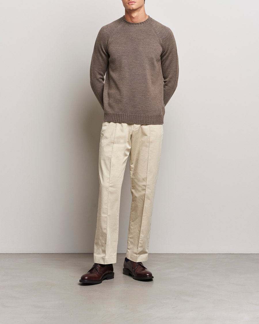 Men | Sweaters & Knitwear | John Smedley | Denver Extra Fine Merino Crew Neck Mushroom Brown