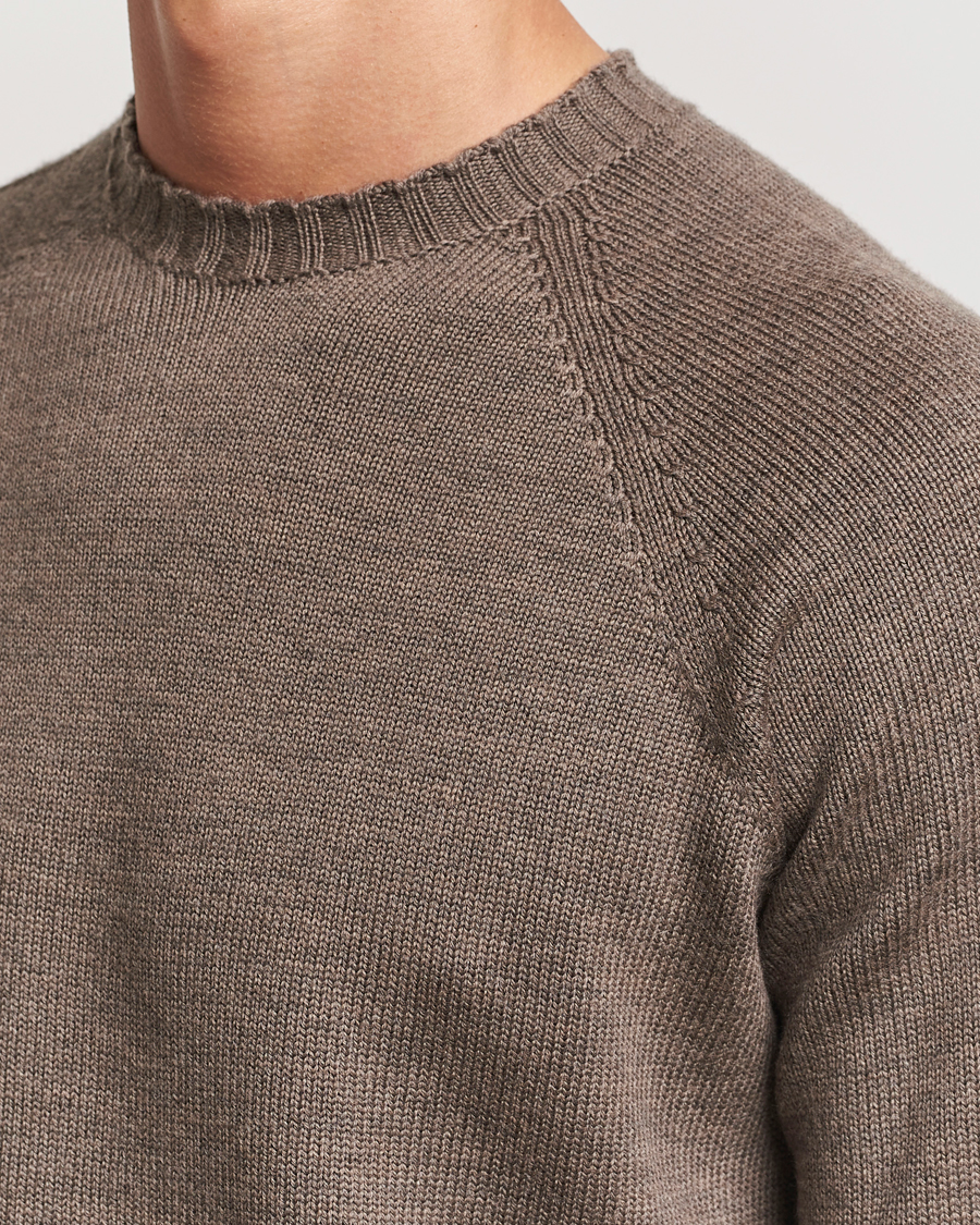 Men | Sweaters & Knitwear | John Smedley | Denver Extra Fine Merino Crew Neck Mushroom Brown