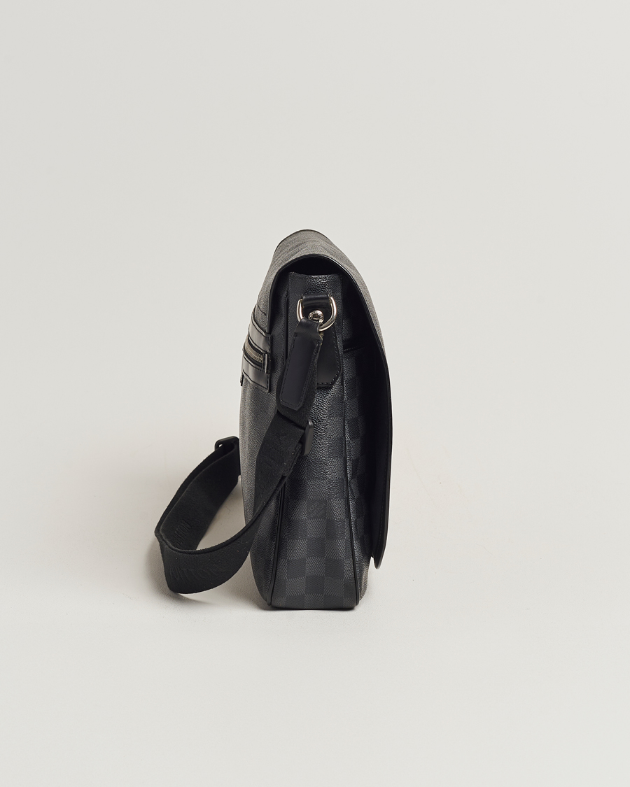 Men | Louis Vuitton Pre-Owned Daniel MM Shoulder Bag Damier Graphite | Louis Vuitton Pre-Owned | Daniel MM Shoulder Bag Damier Graphite