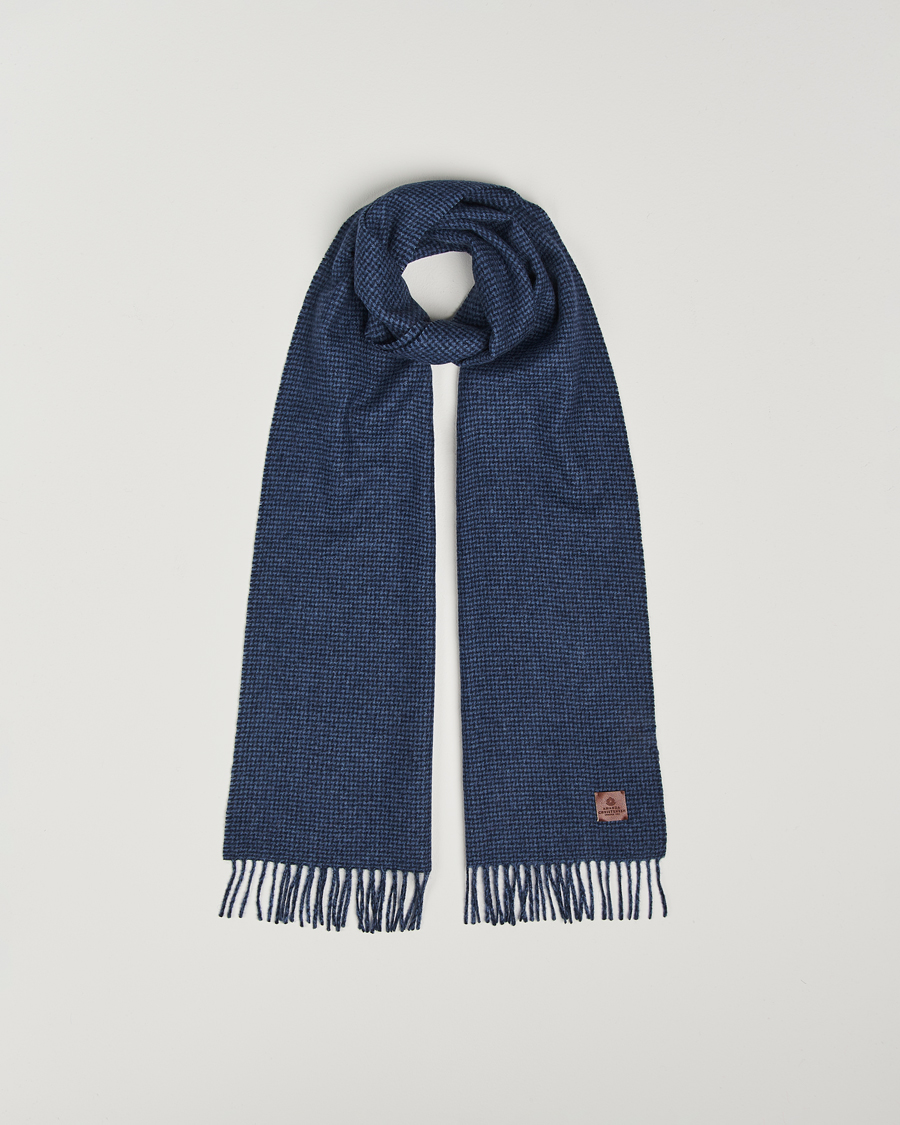 Men | Amanda Christensen Merino Wool Dogtooth Scarf Navy | Amanda Christensen | Merino Wool Dogtooth Scarf Navy