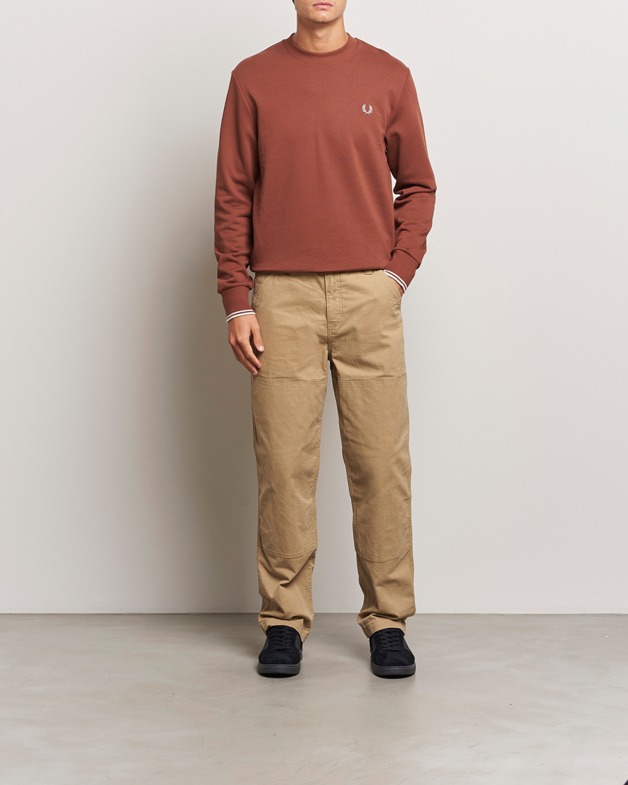 Men | Sweaters & Knitwear | Fred Perry | Crew Neck Sweatshirt Whiskey Brown