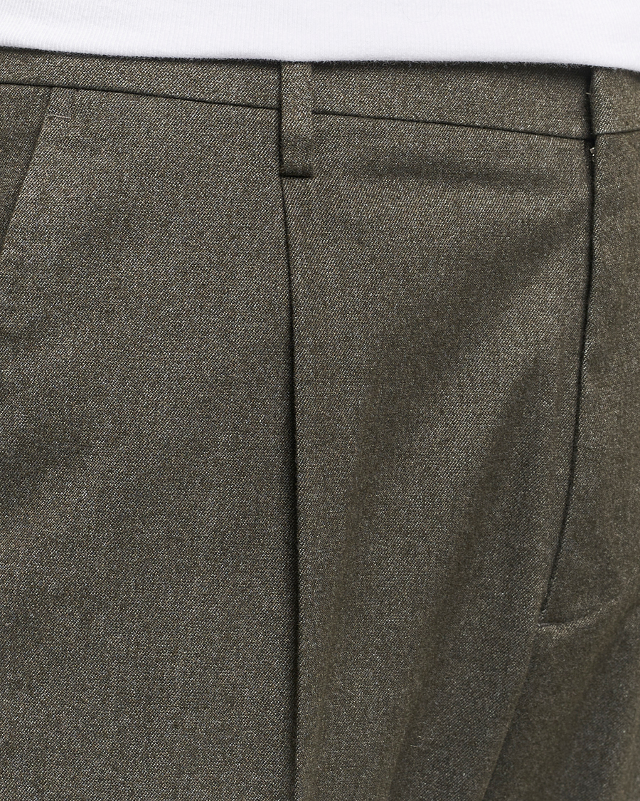 Men | Trousers | NN07 | Bill Pleated Brushed Cotton Trousers Dark Army