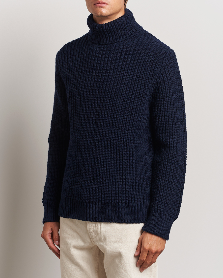 Men | Sweaters & Knitwear | Nudie Jeans | August Chunky Wool Knitted Rollneck Navy