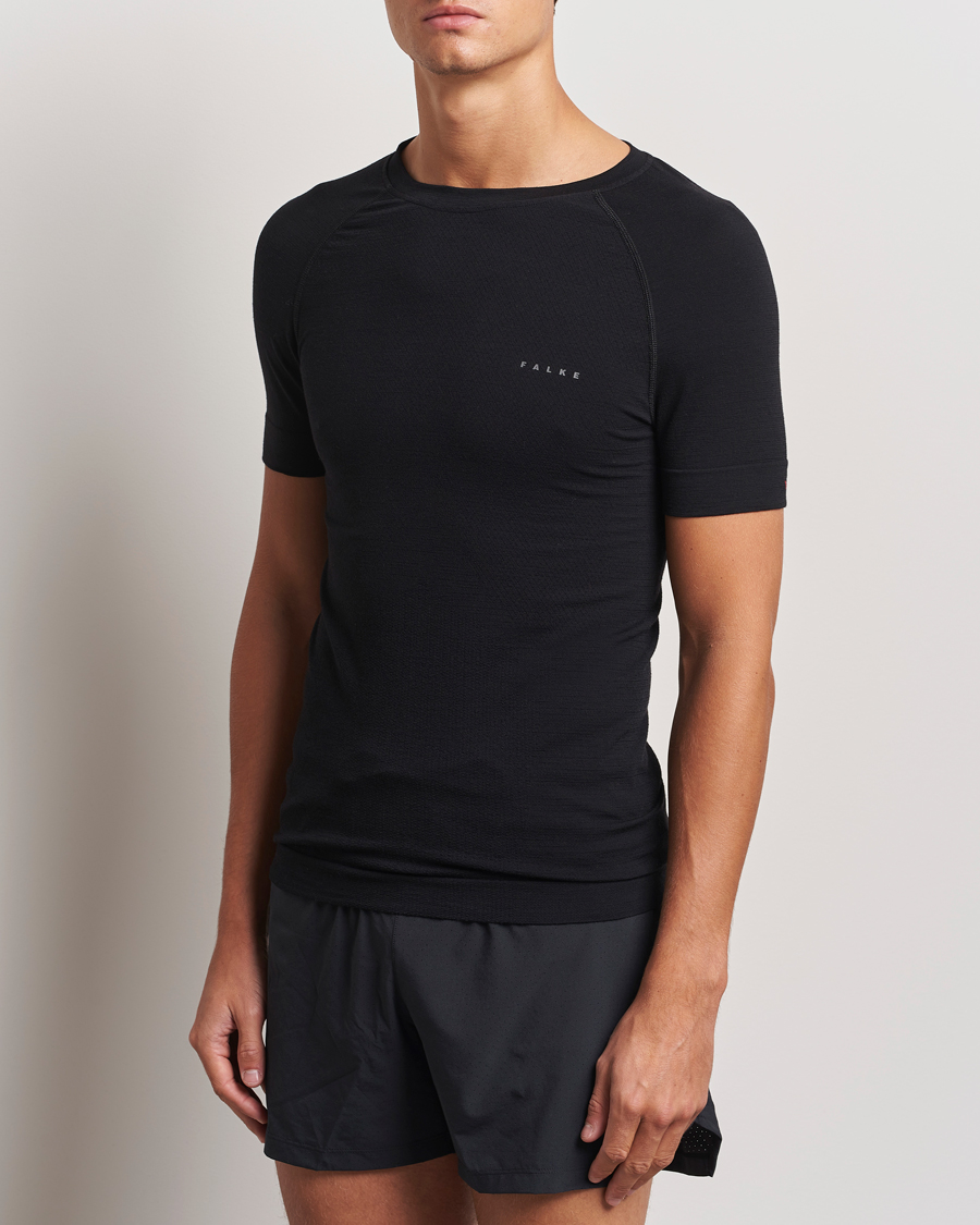 Men | T-Shirts | Falke Sport | Wool Tech Light T-Shirt Black