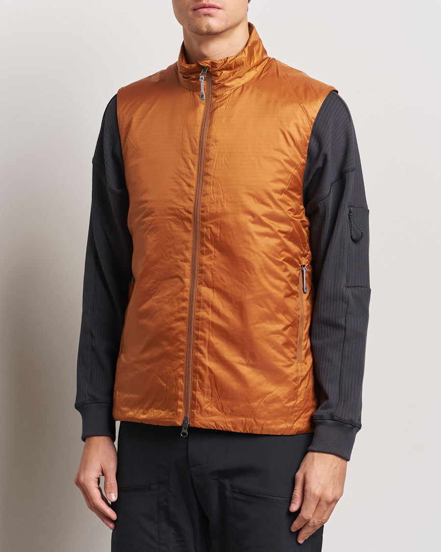 Men | Coats & Jackets | Houdini | Dunfri Primaloft Padded Vest Rust Brown