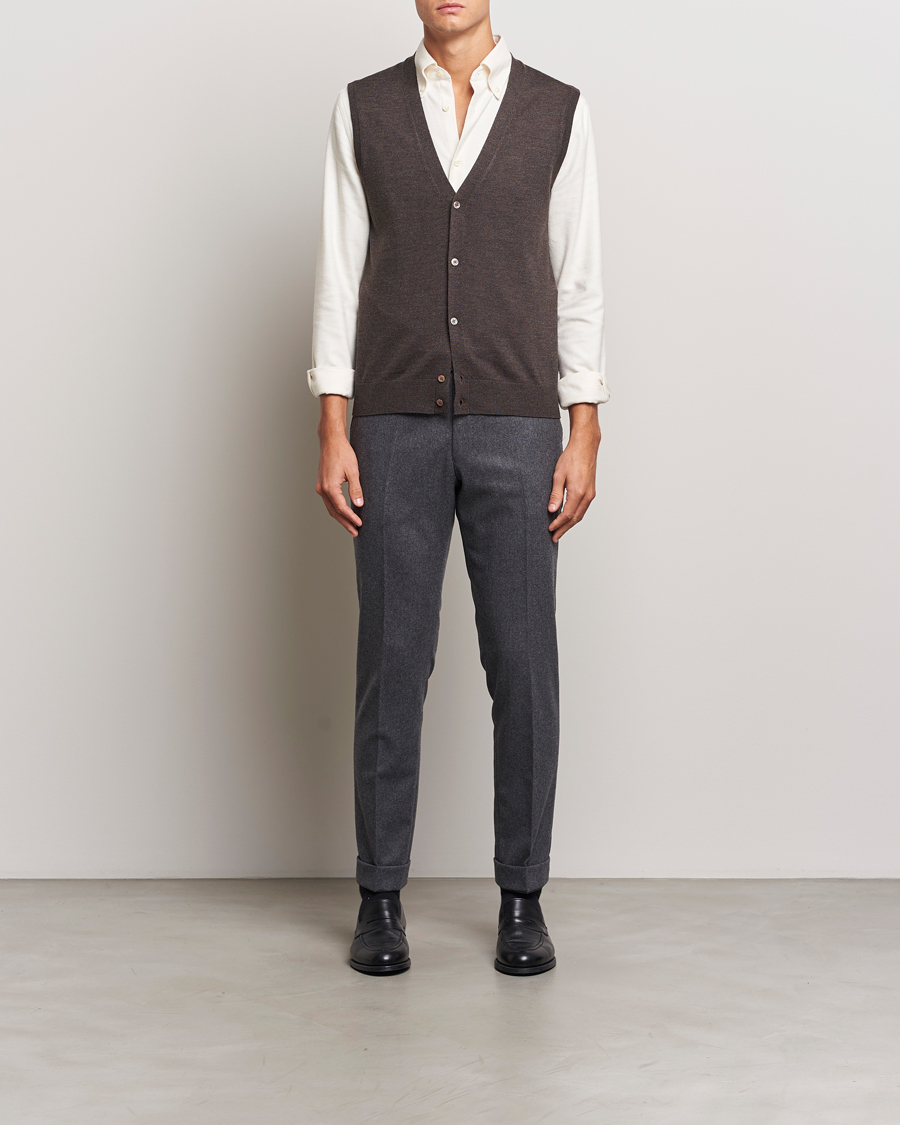 Men | Sweaters & Knitwear | Morris | Merino Slipover Vest Brown