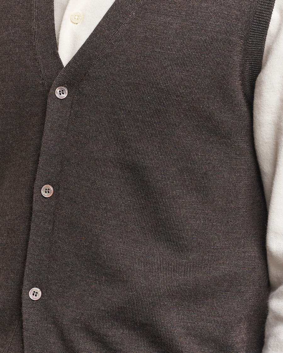 Men | Sweaters & Knitwear | Morris | Merino Slipover Vest Brown