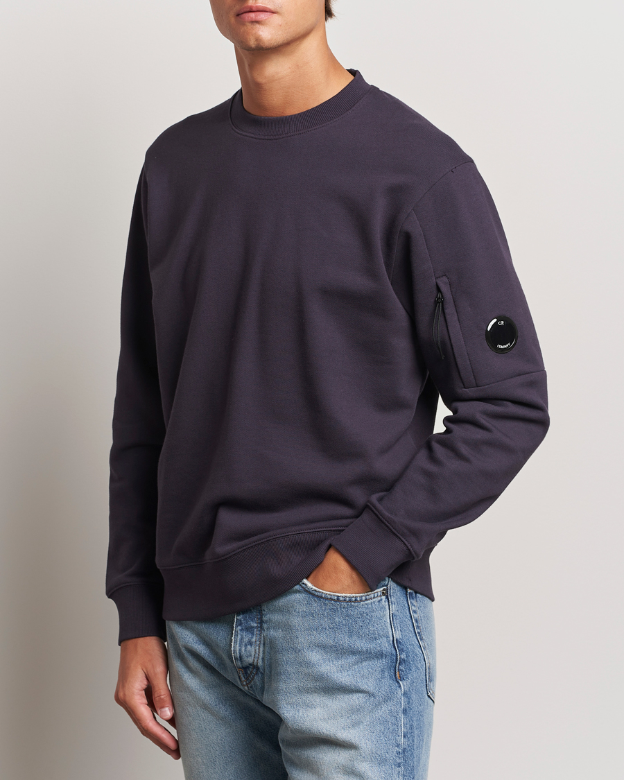 Men | Sweaters & Knitwear | C.P. Company | Diagonal Raised Fleece Lens Sweatshirt Washed Navy