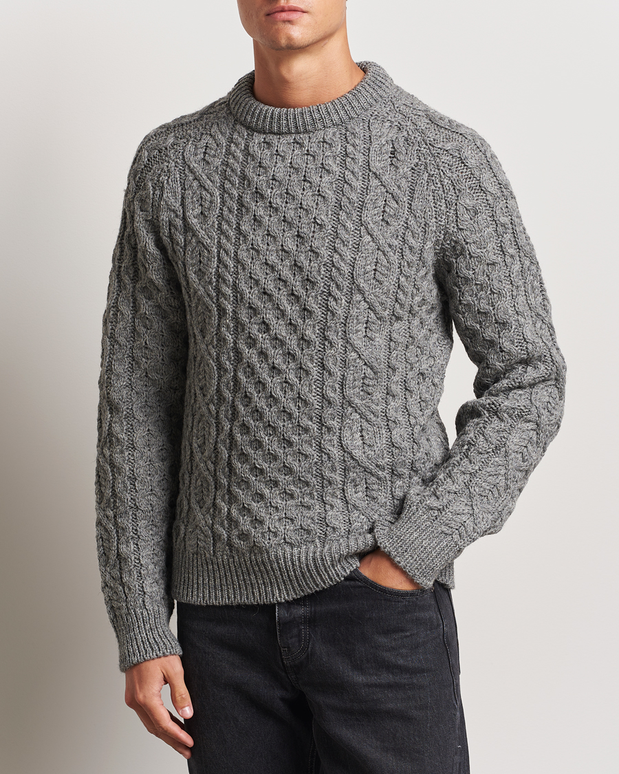 Men | Sweaters & Knitwear | Peregrine | Hudson Wool Aran Knitted Jumper Steel