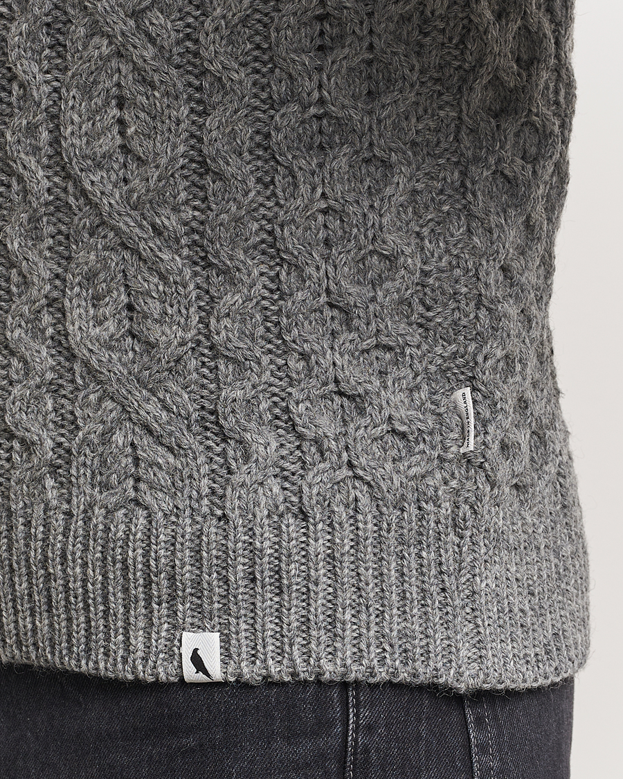 Men | Sweaters & Knitwear | Peregrine | Hudson Wool Aran Knitted Jumper Steel