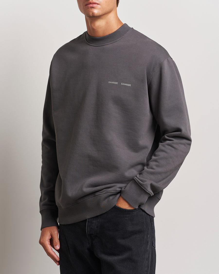 Men | Sweaters & Knitwear | Samsøe Samsøe | Norsbro Crew Neck Sweatshirt Volcanic Ash