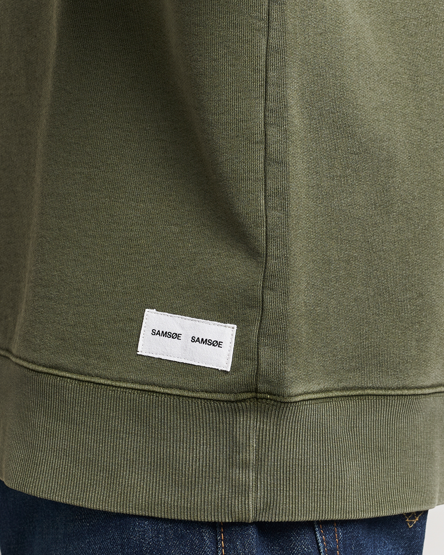 Men | Sweaters & Knitwear | Samsøe Samsøe | Pigment Dyed Crew Neck Sweatshirt Forest Night