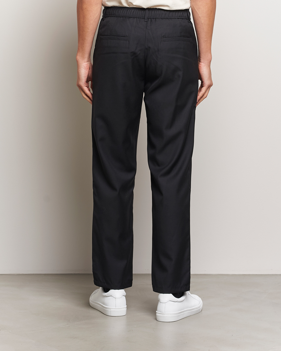 Men | Trousers | Samsøe Samsøe | Bertil Pleated Drawstring Trousers Black