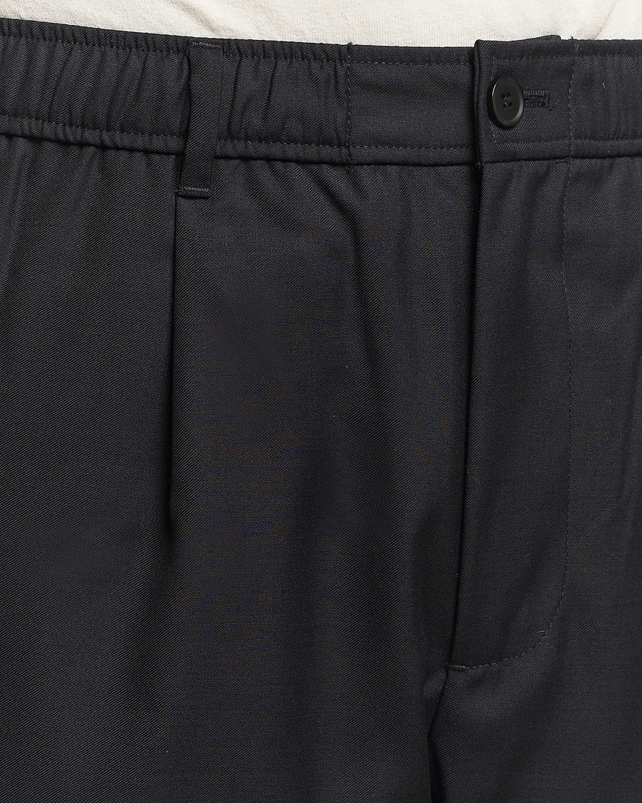 Men | Trousers | Samsøe Samsøe | Bertil Pleated Drawstring Trousers Black