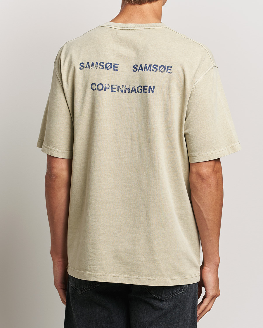 Men | T-Shirts | Samsøe Samsøe | Poetry Printed T-Shirt Abbey Stone Balance