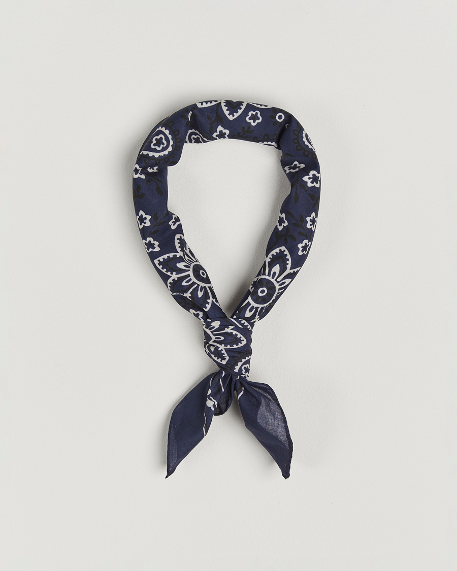 Men | Dress Scarves | Drake's | Drake'sClassic Paisley BandanaNavy