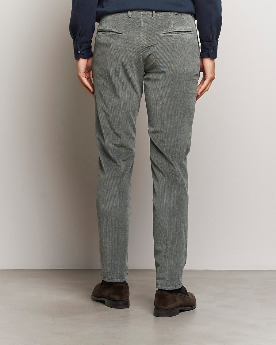 Men | Trousers | Incotex | Slim Fit Leisure Cord Slacks Grey