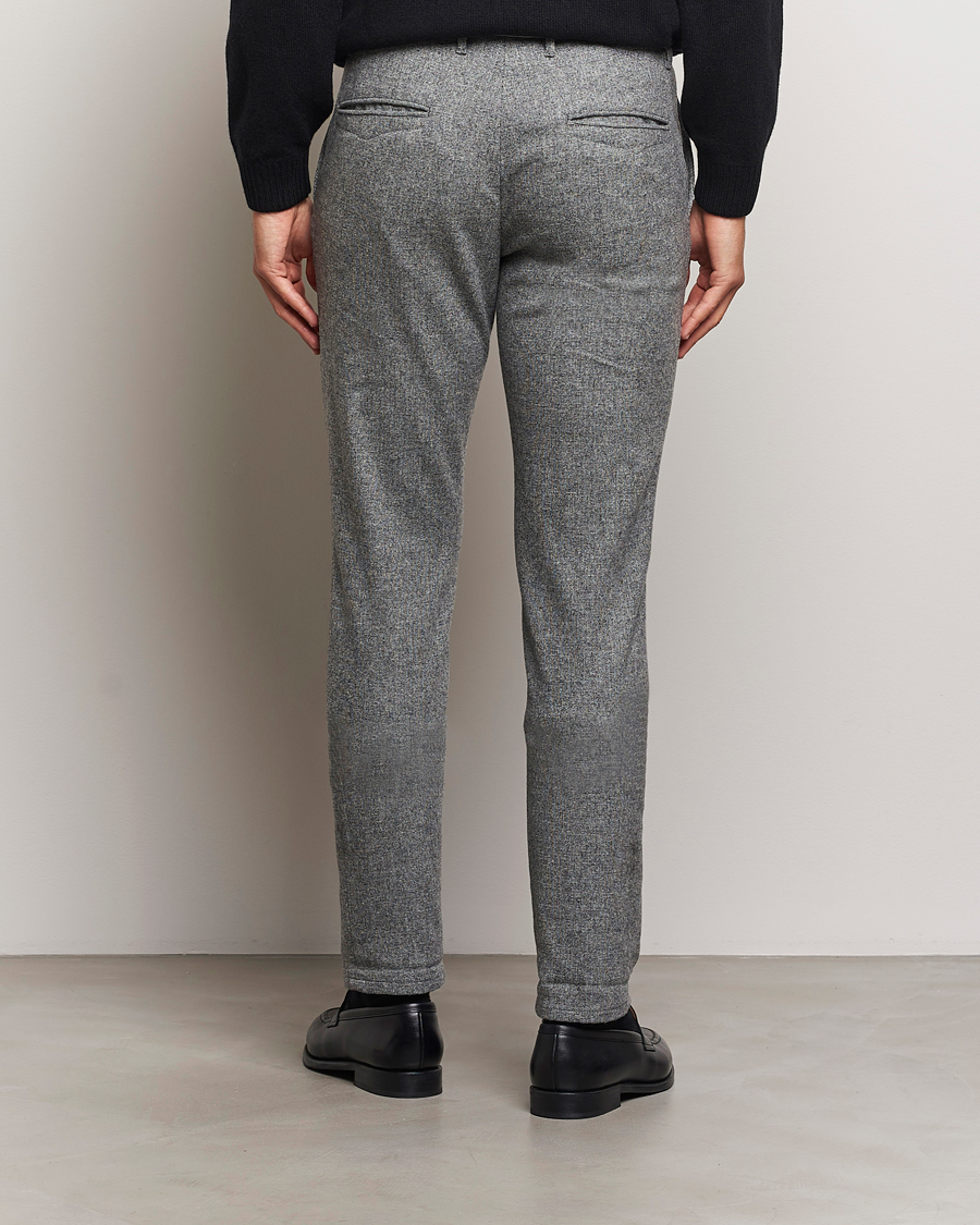 Men | Trousers | Incotex | Slim Fit Washed Wool Stretch Slacks Light Grey