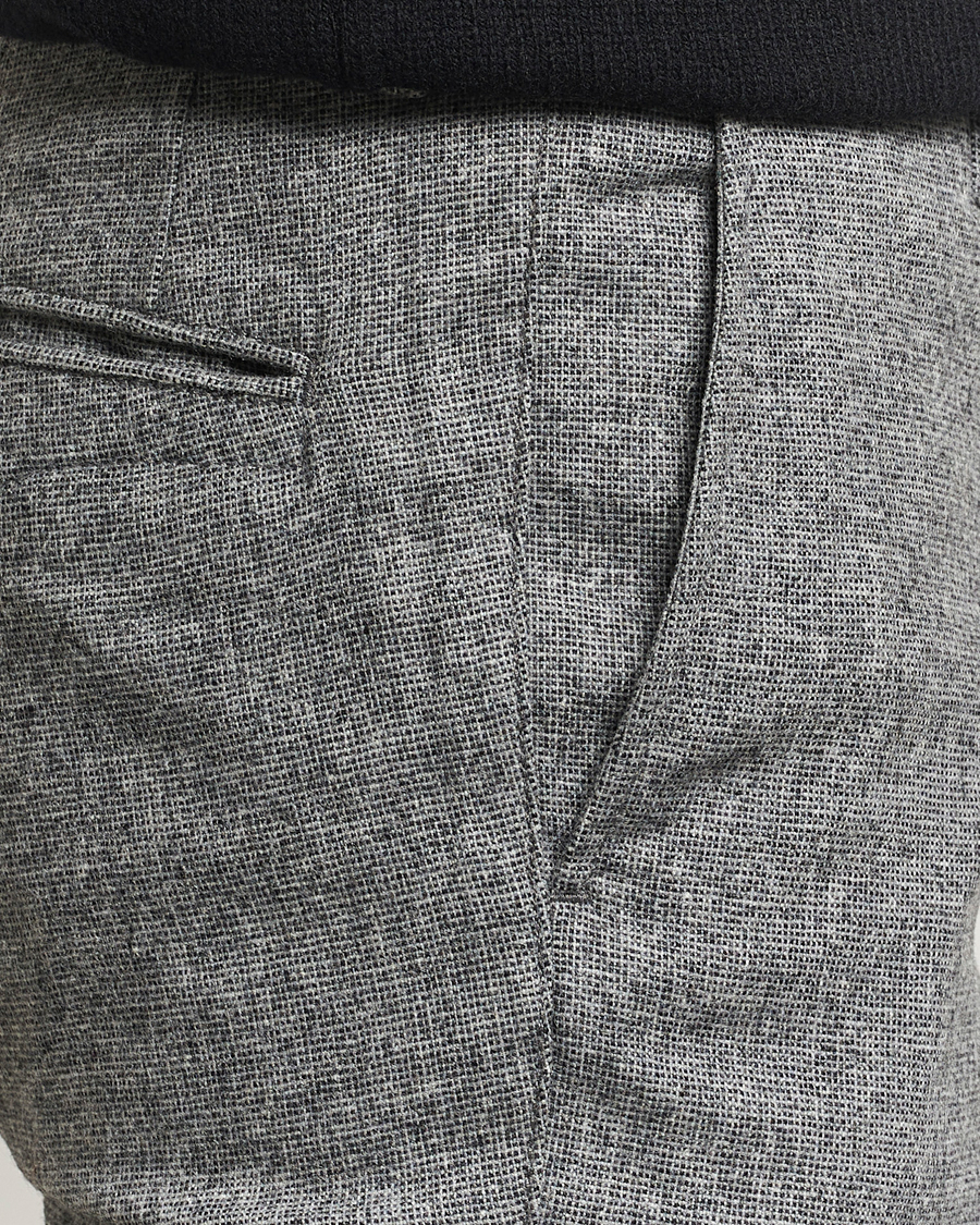 Men | Trousers | Incotex | Slim Fit Washed Wool Stretch Slacks Light Grey