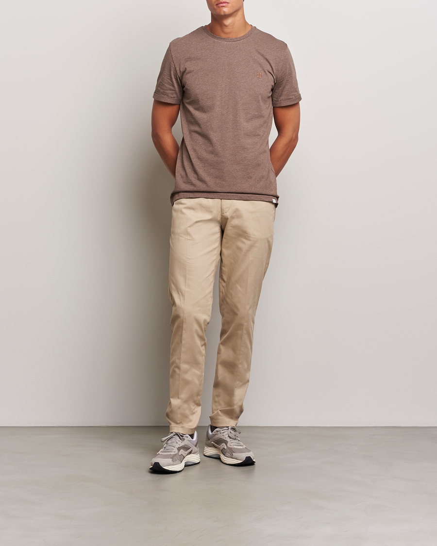 Men | Trousers | LES DEUX | Como Reg Cotton Pants Dark Sand