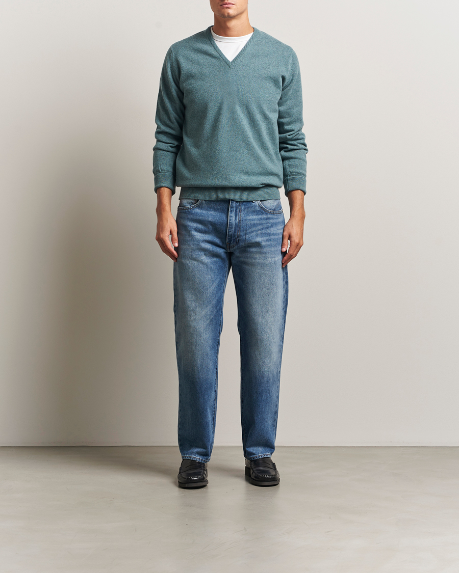 Men | Sweaters & Knitwear | William Lockie | Rob Lambswool V-Neck Caspian