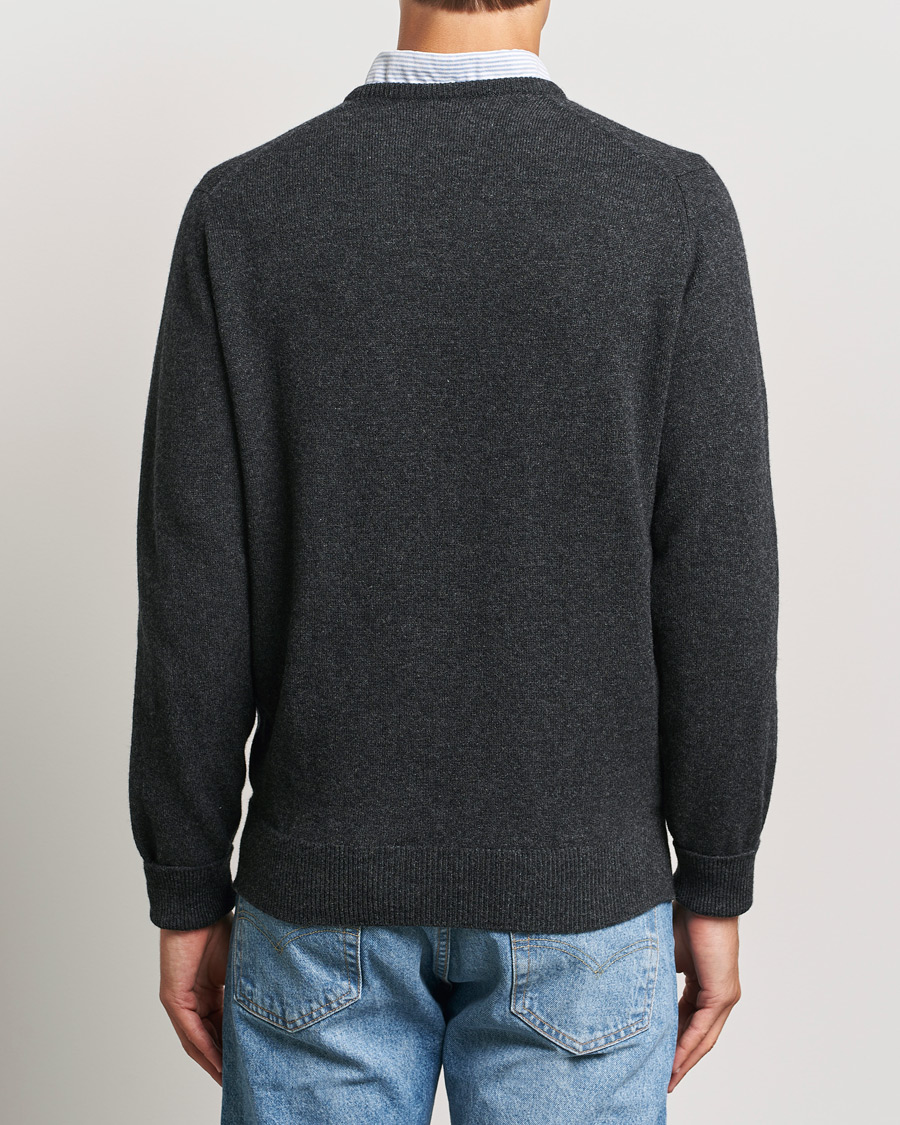 Men | Sweaters & Knitwear | William Lockie | Rob Lambswool V-Neck Charcoal