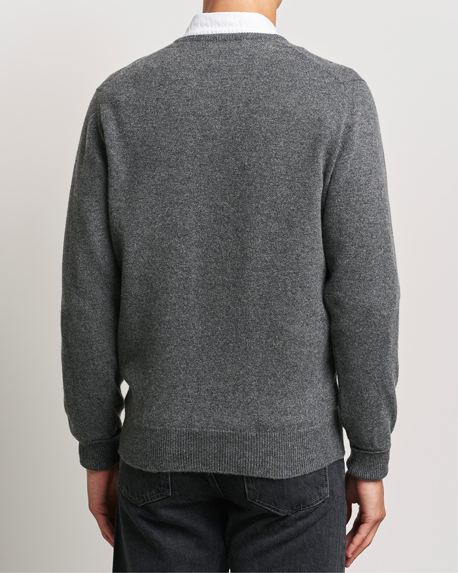 Men | Sweaters & Knitwear | William Lockie | Rob Lambswool V-Neck Cliff