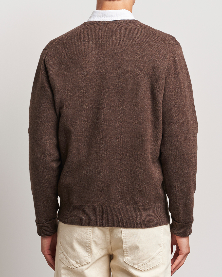 Men | Sweaters & Knitwear | William Lockie | Rob Lambswool V-Neck Mocha