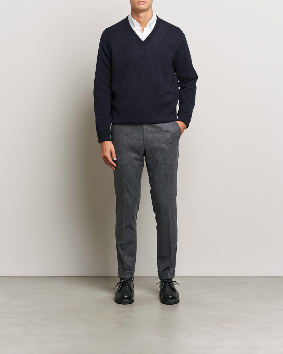 Men | Sweaters & Knitwear | William Lockie | Rob Lambswool V-Neck Navy