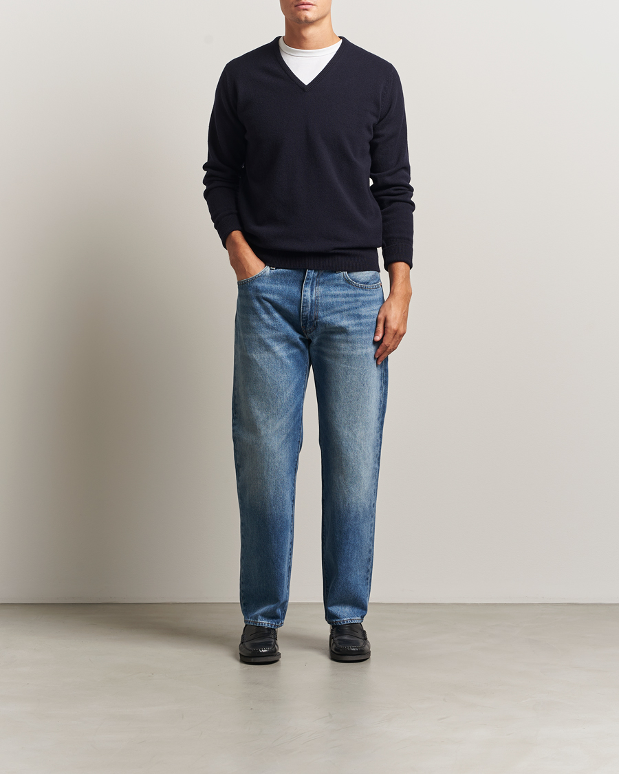 Men | Sweaters & Knitwear | William Lockie | Rob Lambswool V-Neck Navy