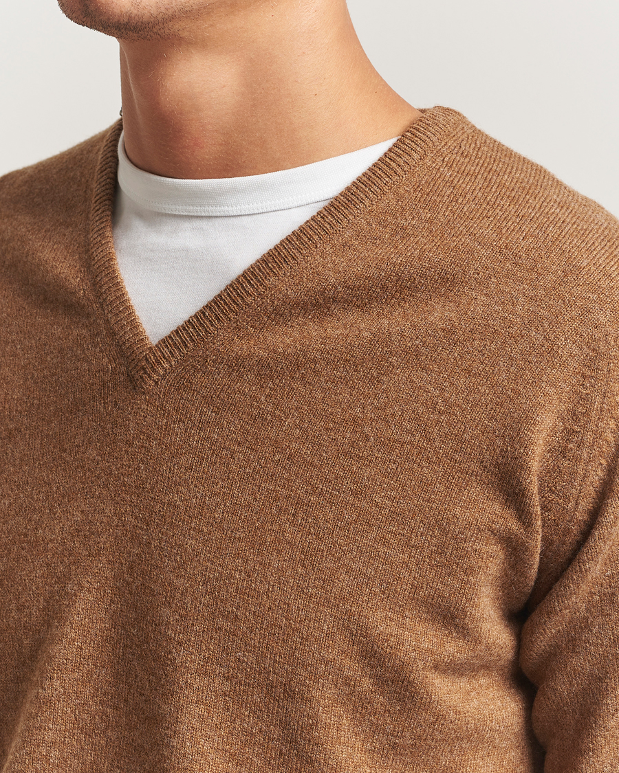 Men | Sweaters & Knitwear | William Lockie | Rob Lambswool V-Neck Savannah