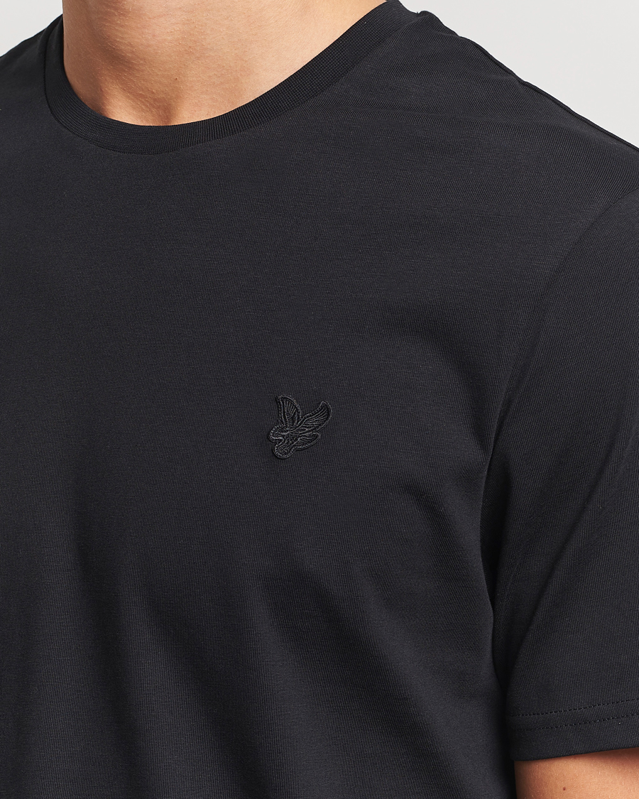 Men | T-Shirts | Lyle & Scott | Tonal Eagle Crew Neck T-Shirt Jet Black