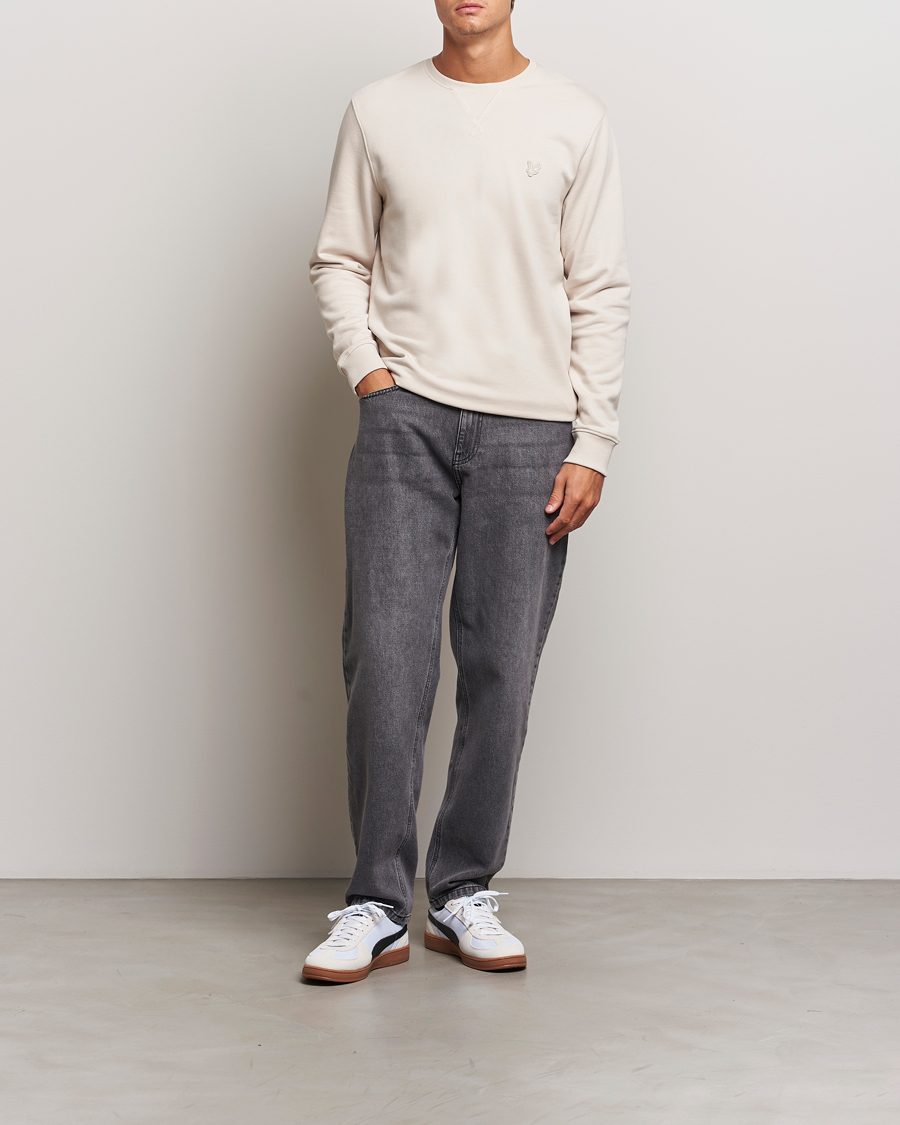 Men | Sweaters & Knitwear | Lyle & Scott | Tonal Eagle Crew Neck Sweatshirt Cove