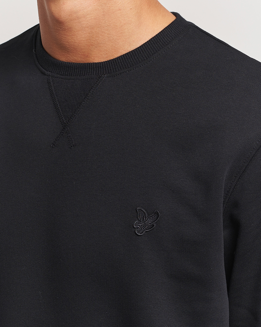 Men | Sweaters & Knitwear | Lyle & Scott | Tonal Eagle Crew Neck Sweatshirt Jet Black