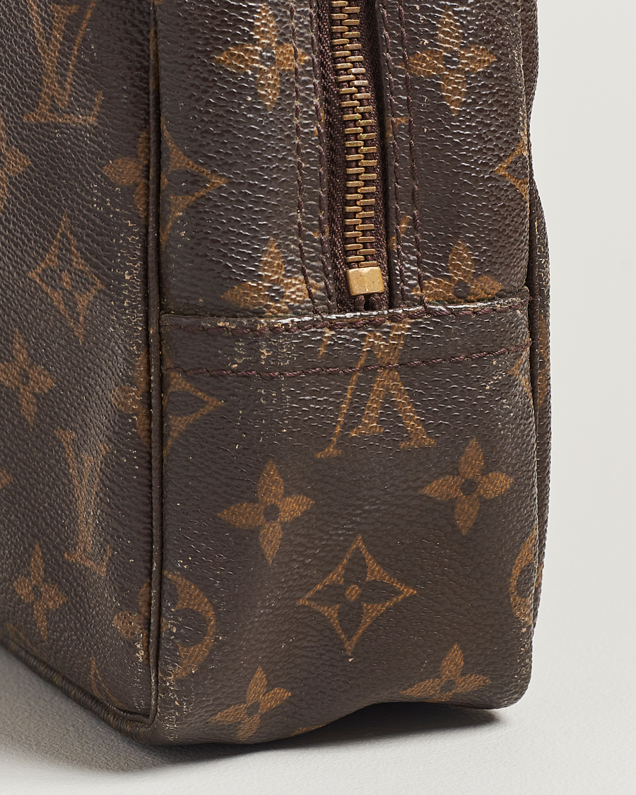 Men | Louis Vuitton Pre-Owned Trousse de Toilette Washbag Monogram | Louis Vuitton Pre-Owned | Trousse de Toilette Washbag Monogram