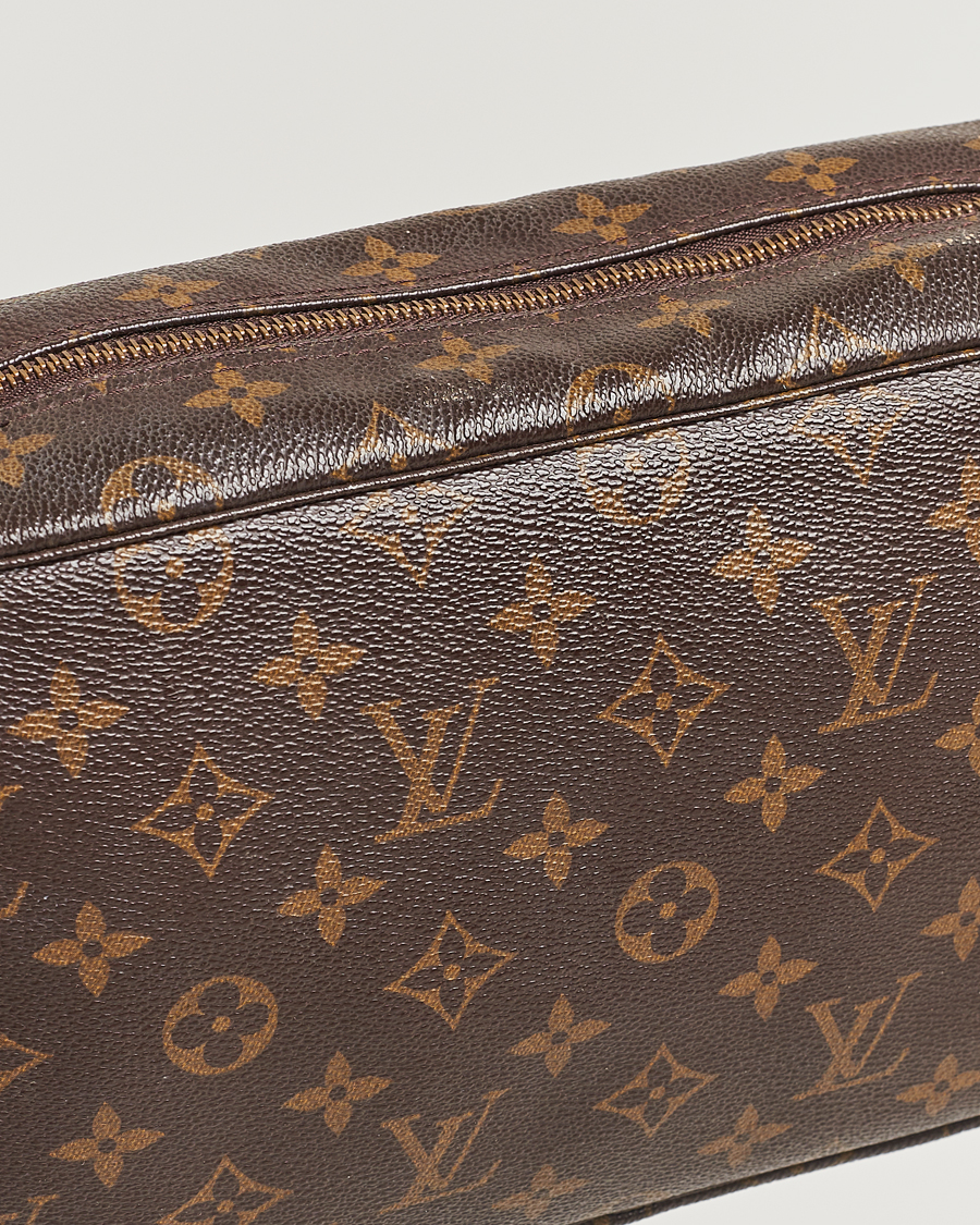 Men | Louis Vuitton Pre-Owned Trousse de Toilette Washbag Monogram | Louis Vuitton Pre-Owned | Trousse de Toilette Washbag Monogram