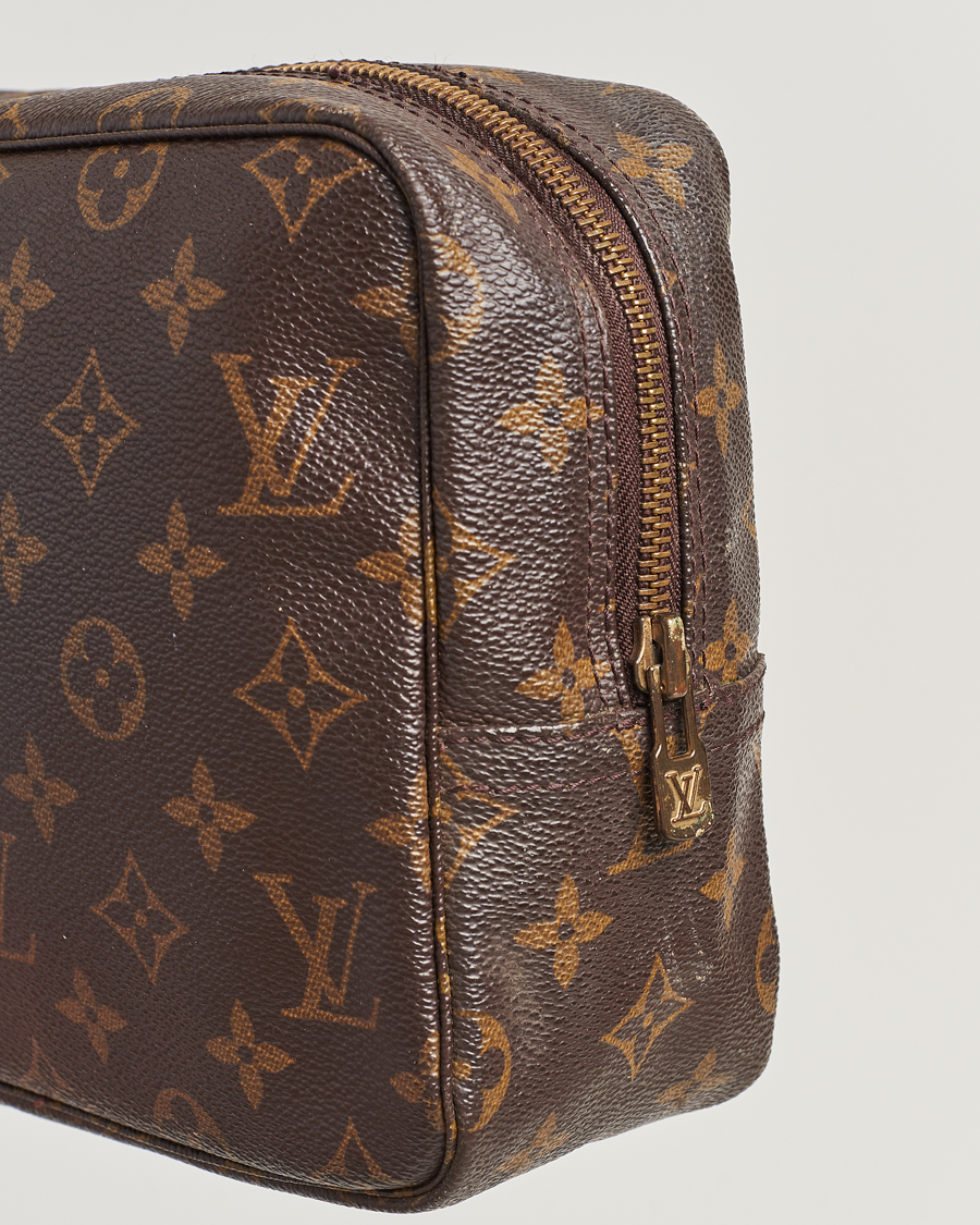 Men | Louis Vuitton Pre-Owned Trousse de Toilette Washbag Monogram | Louis Vuitton Pre-Owned | Trousse de Toilette Washbag Monogram