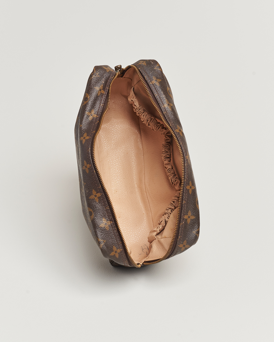 Men | Louis Vuitton Pre-Owned Trousse de Toilette Washbag Monogram | Louis Vuitton Pre-Owned | Trousse de Toilette Washbag Monogram
