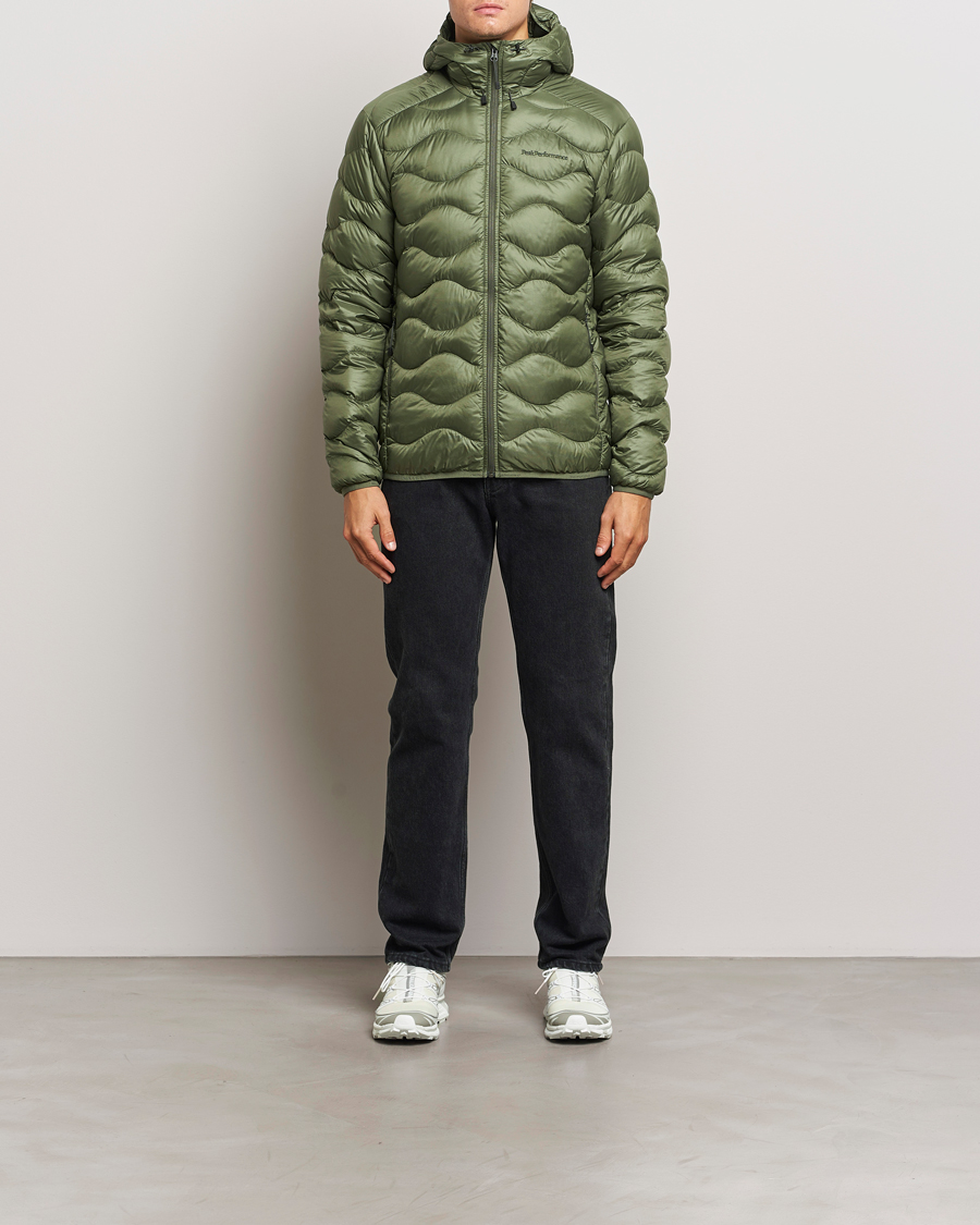 Men | Coats & Jackets | Peak Performance | Helium Down Hooded Jacket Pine Needle