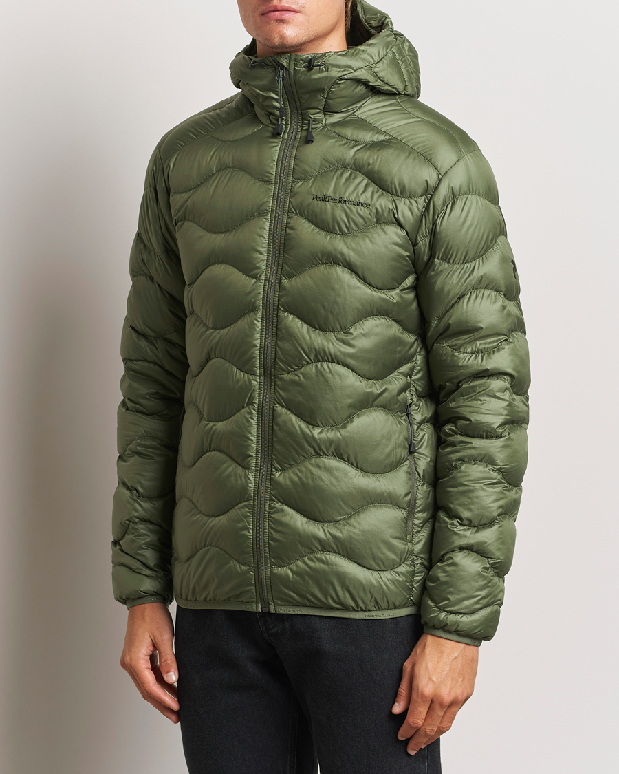 Men | Coats & Jackets | Peak Performance | Helium Down Hooded Jacket Pine Needle